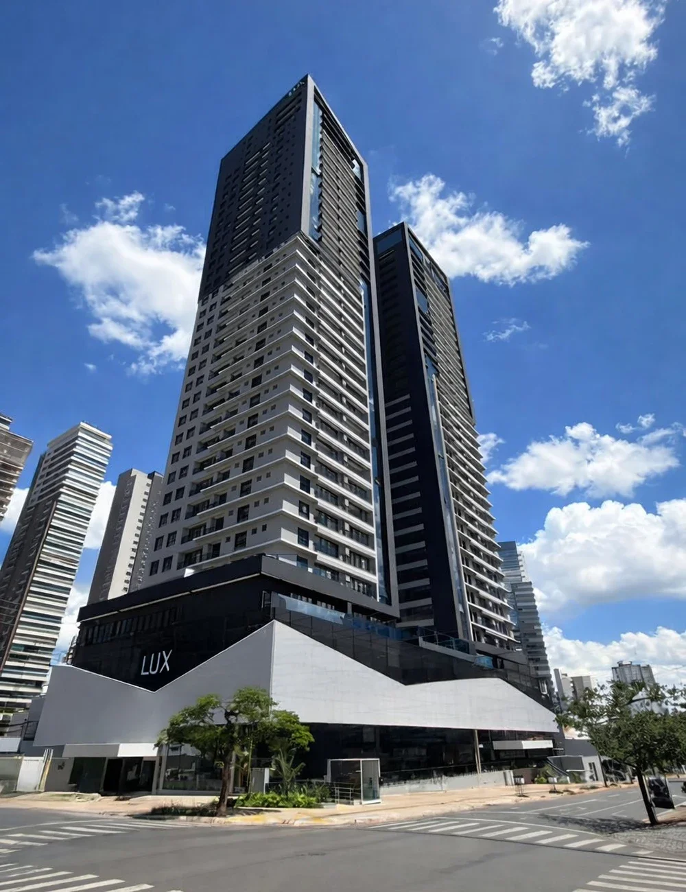 ForMe Design aluminum wall cladding — Lux Oeste tower, Brazil