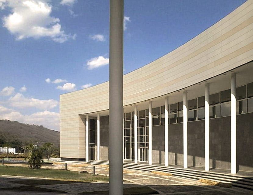 Frontek porcelain facade — Chiaravalle train station, Caracas